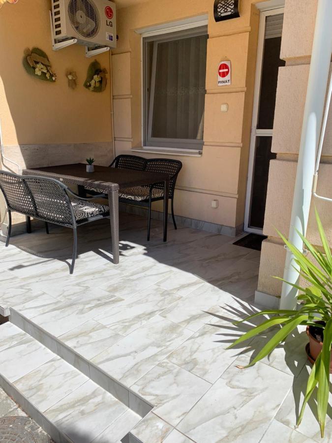 Relax Apartman Hajduszoboszlo Exterior foto